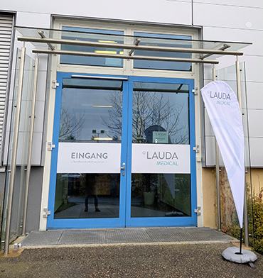 Entrance door of the new LAUDA Medical location in Würzburg